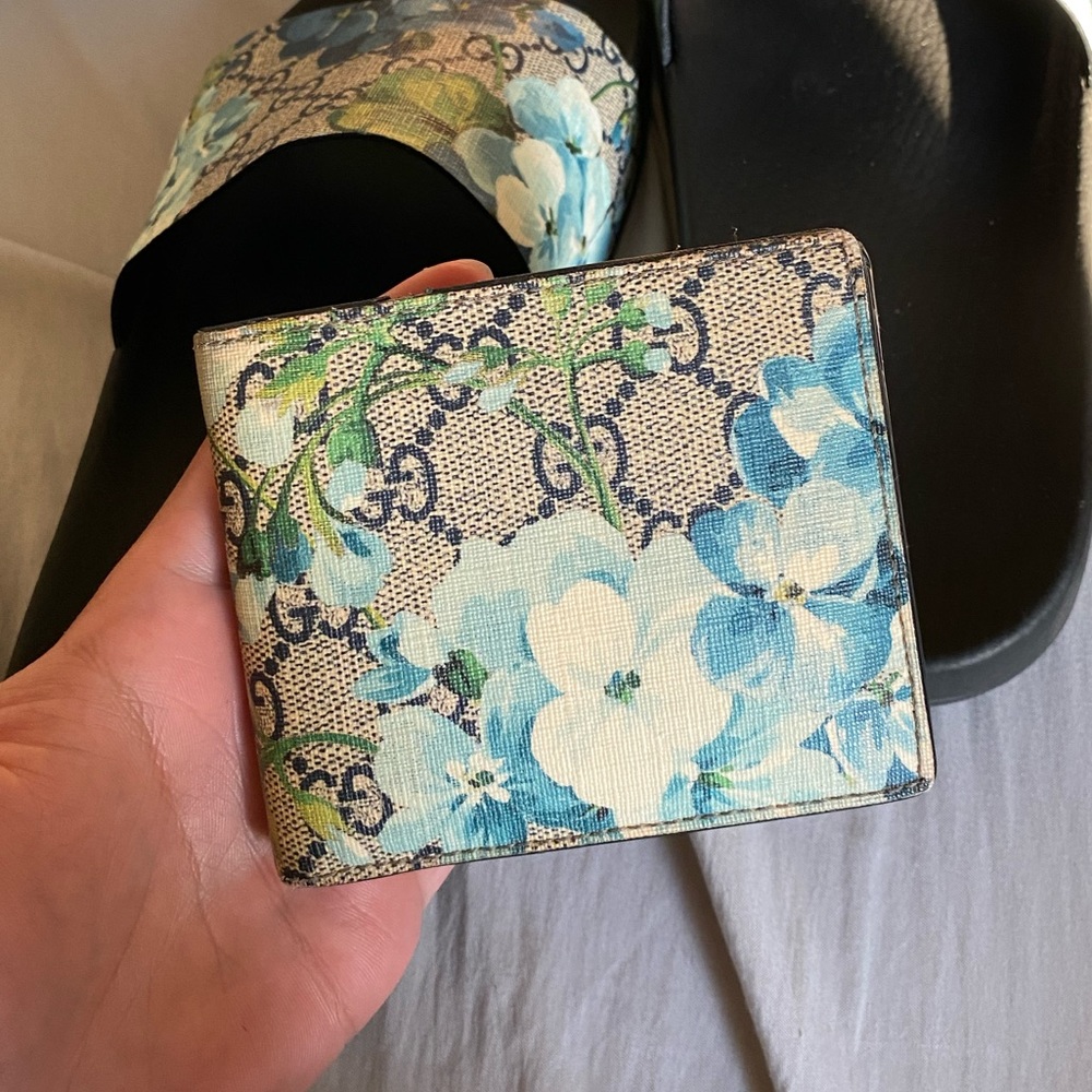 GUCCI BLOOMS bifold wallet VERY RARE